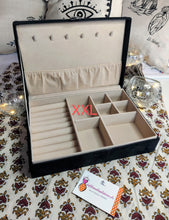 Charger l'image dans la galerie, BOITE à BIJOUX, en VELOURS (Taille XXL)