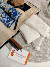 Charger l'image dans la galerie, TROUSSE à COIFFURE avec PRENOM (spécial Arlésienne ou Mireille)