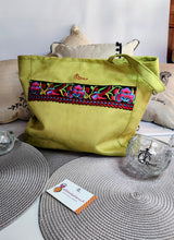 Charger l'image dans la galerie, SAC BOHEME au Ruban brodé en SUEDINE "vert anis" ou "vert Forêt " (taille L)