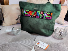 Charger l'image dans la galerie, SAC BOHEME au Ruban brodé en SUEDINE "vert anis" ou "vert Forêt " (taille L)