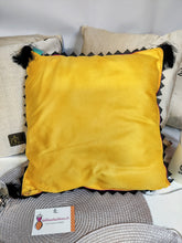 Charger l'image dans la galerie, MAXI COUSSIN "esprit capote"- Modèle unique