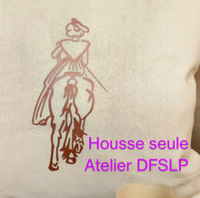 Charger l'image dans la galerie, COUSSIN CAMARGUE "AMAZONE"