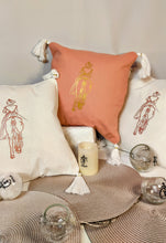 Charger l'image dans la galerie, COUSSIN CAMARGUE "AMAZONE"