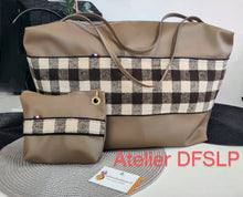 Charger l'image dans la galerie, GRAND SAC CABAS TAUPE/MARRON avec "Couverton Camarguais