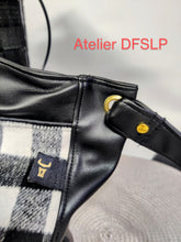 Charger l'image dans la galerie, SAC NOIR avec "Couverton Camarguais