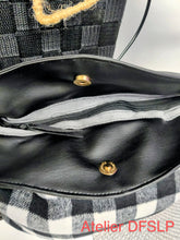 Charger l'image dans la galerie, SAC NOIR avec "Couverton Camarguais