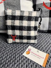 Charger l'image dans la galerie, PETITE TROUSSE en tissu couverton