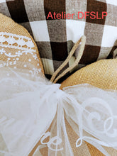 Charger l'image dans la galerie, COUSSIN DE MARIAGE BOHÊME PERSONNALISABLE (prénoms et date)