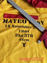 Charger l'image dans la galerie, MULETA DE TORERO Personnalisable (nom/prénom/date/heure/poids) ou (nom/prénom)