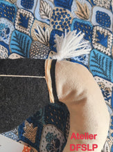 Charger l'image dans la galerie, DOUDOU FRONTAL CAMARGUAIS ou ESPAGNOL (Neutre sans prénom)