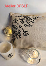 Charger l'image dans la galerie, COUSSIN EN SOIE BOHEME d'inspiration gipsy (IVOIRE)