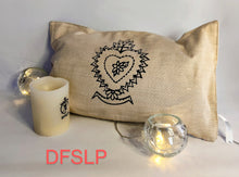 Charger l'image dans la galerie, COUSSIN EN SOIE BOHEME d'inspiration gipsy (IVOIRE)