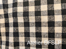 Charger l'image dans la galerie, COUSSIN D'ARENES PLIABLE CAMARGUE (à CARREAUX COUVERTON)