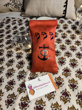 Charger l'image dans la galerie, ETUI à Lunettes "Taurin Camargue"