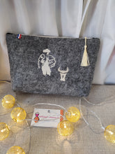 Charger l'image dans la galerie, trousse avec broderies "Camarguaises"