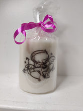 Charger l'image dans la galerie, Bougie "croyances chrétiennes", "amour" et "saint Valentin"