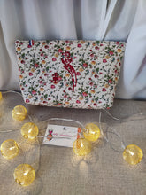 Charger l'image dans la galerie, trousse avec broderies "Camarguaises"