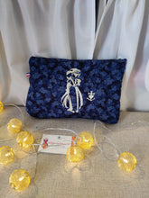 Charger l'image dans la galerie, trousse avec broderies "Camarguaises"