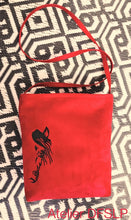 Charger l'image dans la galerie, SAC "BARRICADE" en SUEDINE "ROUGE " (taille M) impression CHEVAL