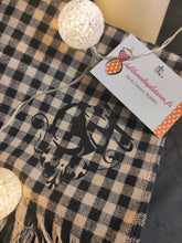 Charger l'image dans la galerie, FOULARD ENFANT en flanelle , logo"taureau noël" ou "logo Arlesienne" ( 30 cmx 110 cm)