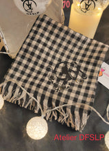 Charger l'image dans la galerie, FOULARD ENFANT en flanelle , logo"taureau noël" ou "logo Arlesienne" ( 30 cmx 110 cm)