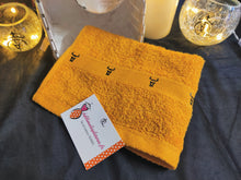 Charger l'image dans la galerie, 2 SERVIETTES "d'invité" esprit "CAPOTE" 30 cm x 50 cm
