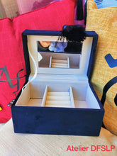 Charger l'image dans la galerie, BOITE à BIJOUX "PETITE MIREILLE"(taille L) avec prénom.