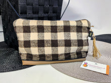 Charger l'image dans la galerie, TROUSSE /POCHETTE "couverton Camarguais"
