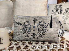 Charger l&#39;image dans la galerie, GRANDE TROUSSE / POCHETTE &quot;GIPSY&quot; BOHÊME avec Fermeture éclair et Pompon
