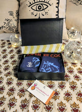 Charger l&#39;image dans la galerie, COFFRET CADEAU DE Caleçon/ BOXERS &quot;CHEVAL CAMARGUE&quot; LEE COOPER
