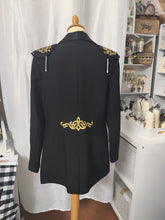 Charger l'image dans la galerie, VESTE FLAMENCA avec "HOMBRERAS" (esprit Torero)- Modèle Unique
