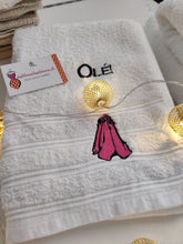 Charger l'image dans la galerie, Serviettes toilettes avec "broderie taurines"

