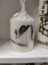 Charger l&#39;image dans la galerie, Bougie avec dessin &quot;nos villes et villages avec leurs legendes&quot;(noir et Blanc)
