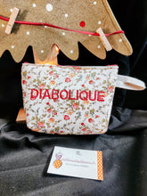 Charger l'image dans la galerie, trousse à message brodée
