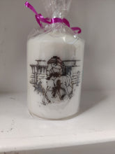 Charger l&#39;image dans la galerie, Bougie avec dessin &quot;Camargue&quot;ou &quot;tradition&quot;
