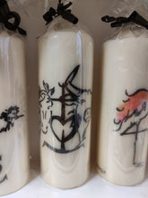 Charger l&#39;image dans la galerie, Bougie avec dessin &quot;Camargue&quot;ou &quot;tradition&quot;
