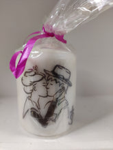 Charger l&#39;image dans la galerie, Bougie avec dessin &quot;Camargue&quot;ou &quot;tradition&quot;
