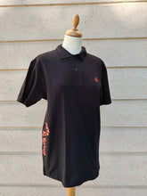 Charger l&#39;image dans la galerie, POLO HOMME NOIR, manches courtes, toro ethnique rouge
