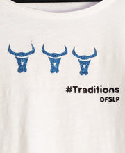 Charger l&#39;image dans la galerie, TEE SHIRT FEMME asymetrique 3 toros#TRADITIONS du fil sous les platanes- BLANC
