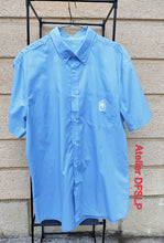 Charger l&#39;image dans la galerie, CHEMISE HOMME Bleu Ciel , manches courtes, &quot;MA CAMARGUE&quot;
